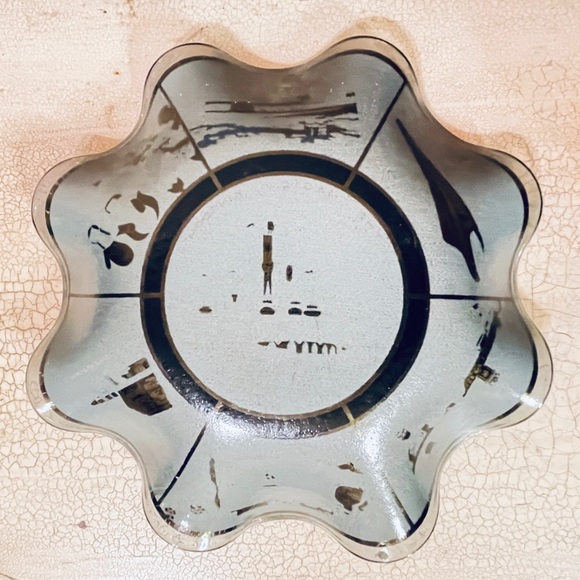 Vintage Walt Disney World Scalloped Plate Blue & Gold Glass - Picture 4 of 5